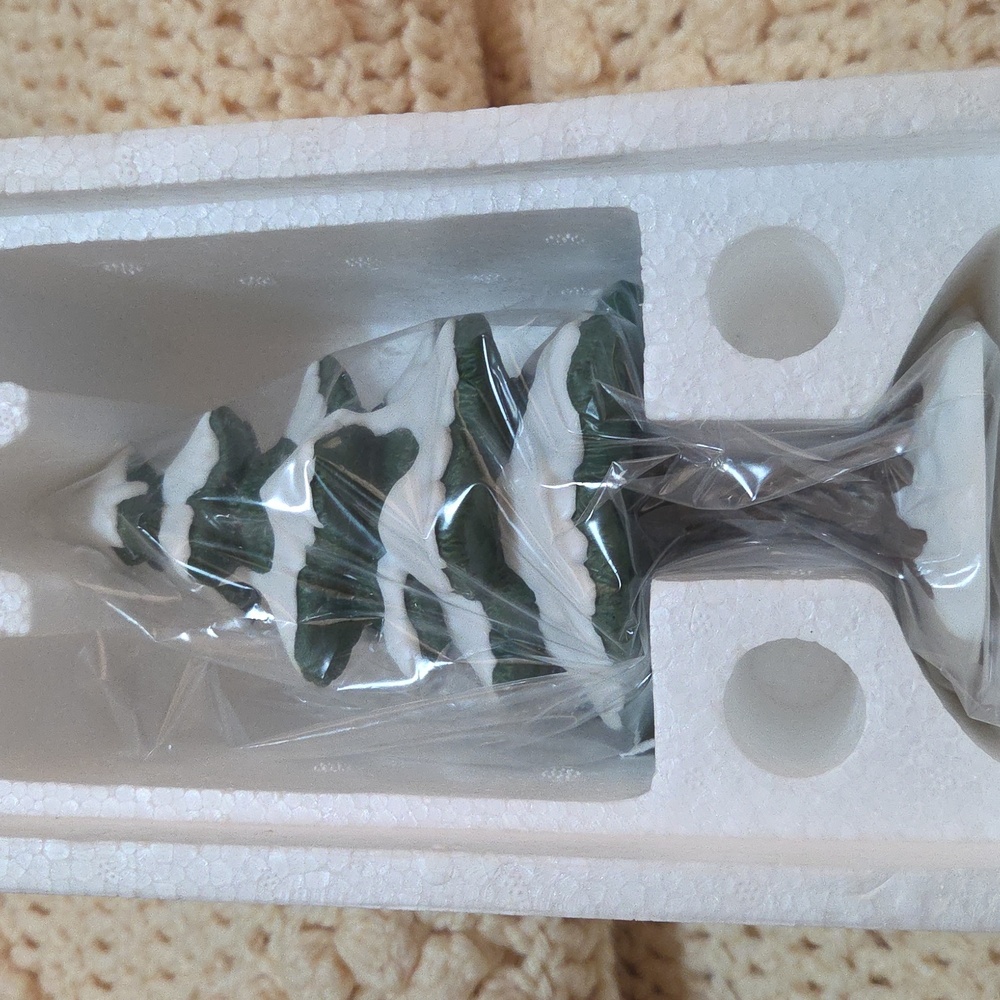 Department 56 Heritage Village Porcelain Pine Accessory